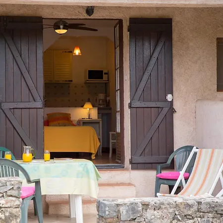Mas Le Chene Apartment Grimaud Exterior photo